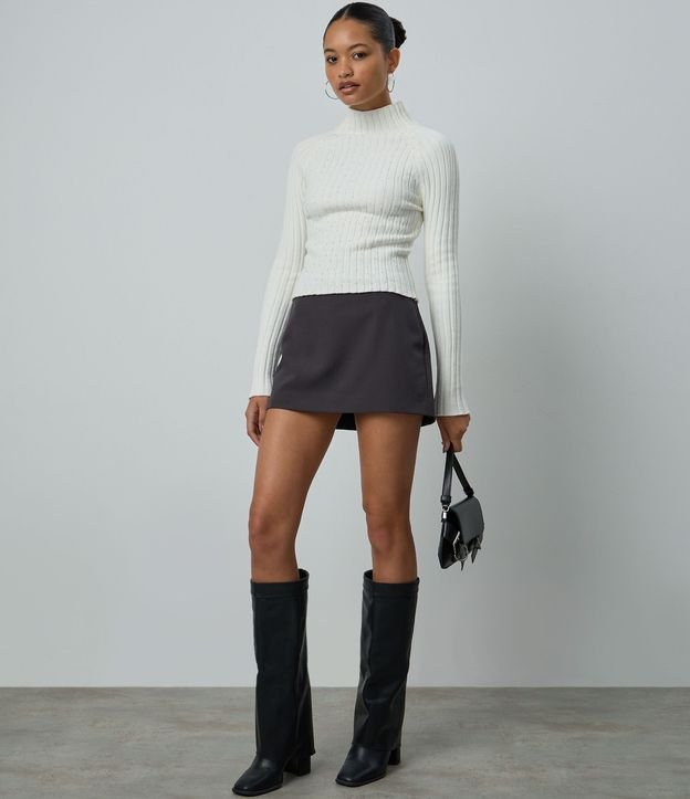 Blusa Cropped en Punto con Cuello Alto 2