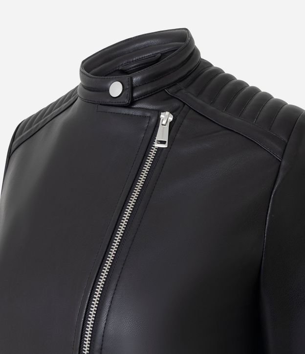 Campera Biker en PU con Capitoneada en el Hombro y Fechamentos en Cremallera 6