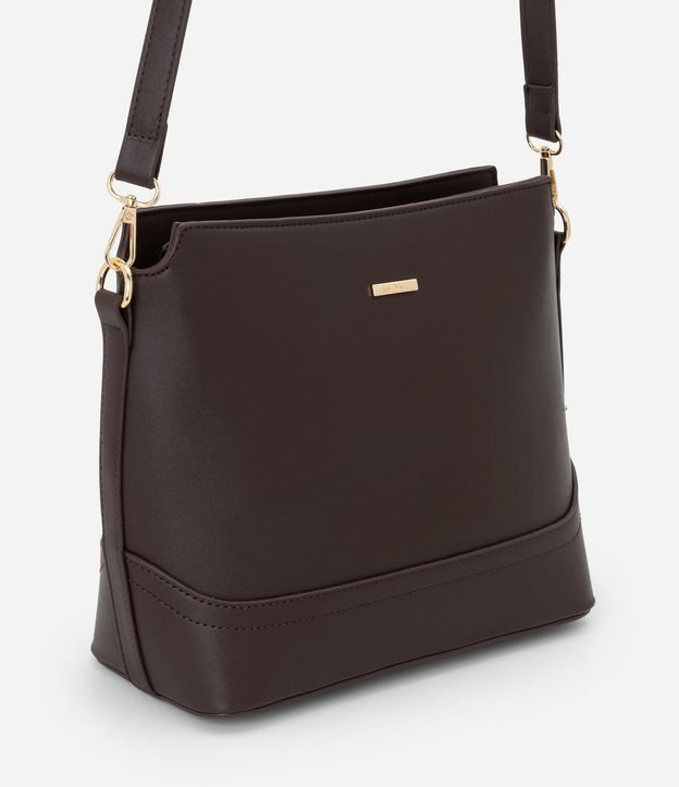 Cartera Pequeña en Material Sintético con Detalles Metalizados 1
