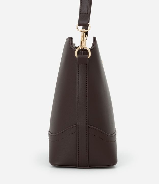 Cartera Pequeña en Material Sintético con Detalles Metalizados 2