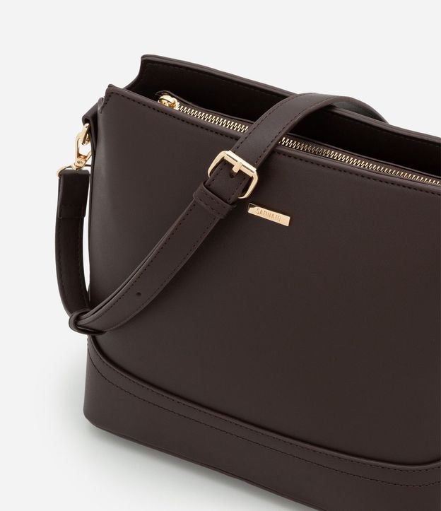 Cartera Pequeña en Material Sintético con Detalles Metalizados 6