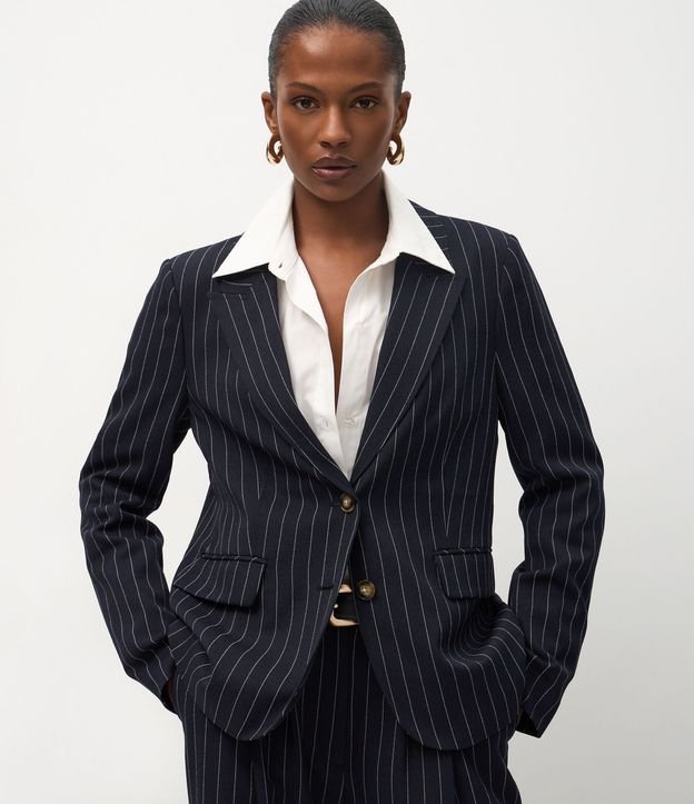 Blazer Femenino de Sastrería a Rayas con Modelado Estructurado