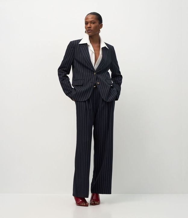 Blazer Femenino de Sastrería a Rayas con Modelado Estructurado 2
