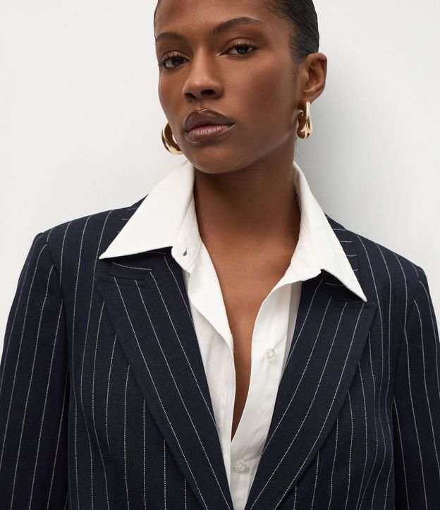Blazer Femenino de Sastrería a Rayas con Modelado Estructurado 3