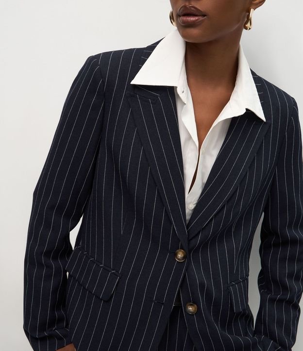Blazer Femenino de Sastrería a Rayas con Modelado Estructurado 4