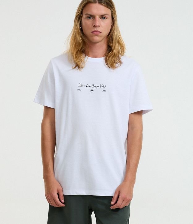 Remera Comfort en Algodón con Estampa Frente y Espalda Palmeras 1
