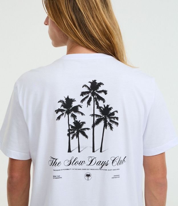 Remera Comfort en Algodón con Estampa Frente y Espalda Palmeras 3