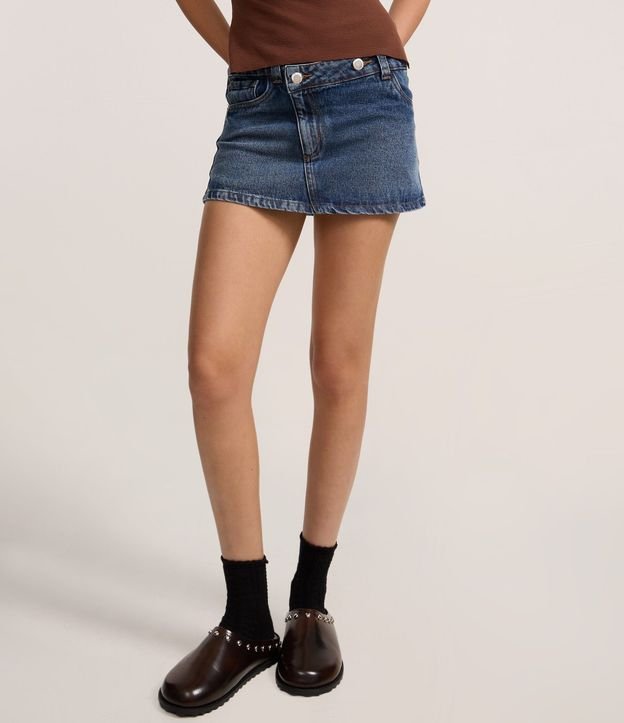 Mini pollera en Jeans con Cintura Traspasada y Bolsillos 3