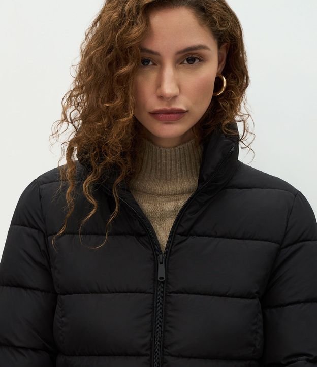 Campera Acolchonada Pesada con Cinturón Marcado 3