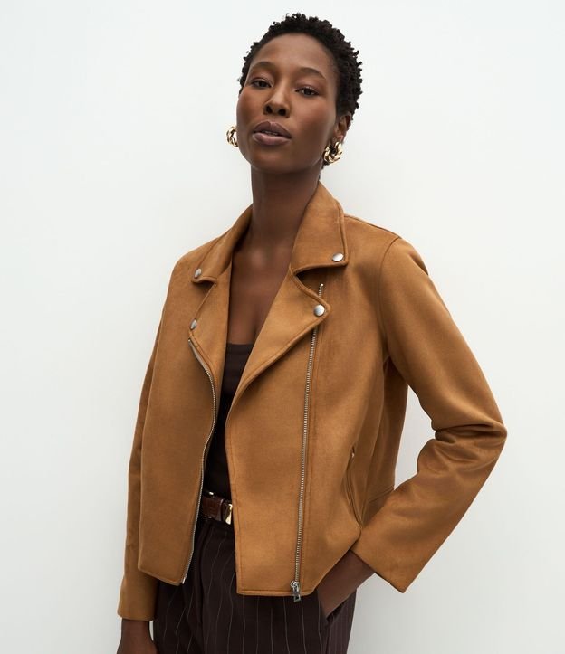 Campera en Gamuza con Cremallera Asimétrica 1