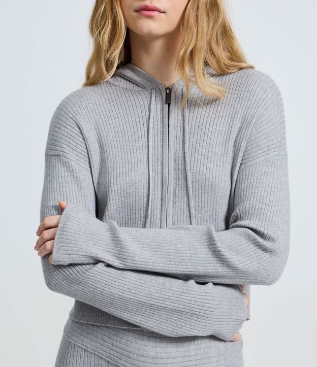 Cardigan Femenino con Capucha en Tricot con Cierre 3