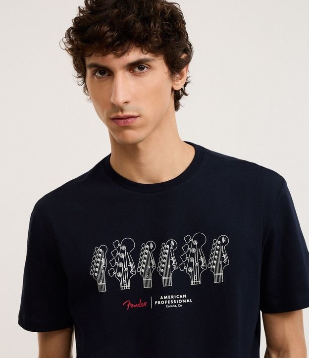 Remera Comfort en Algodón con Estampa Guitarras Fender 5