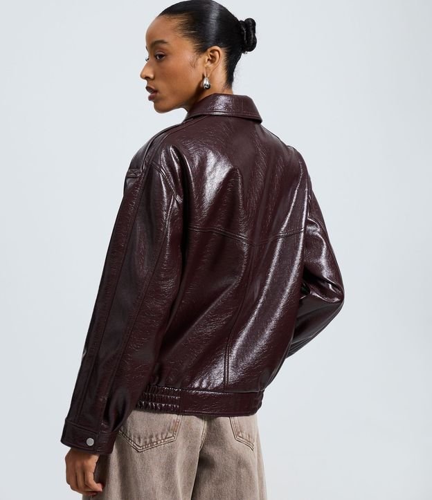 Campera Bomber en PU con Bolsos Delanteros 5