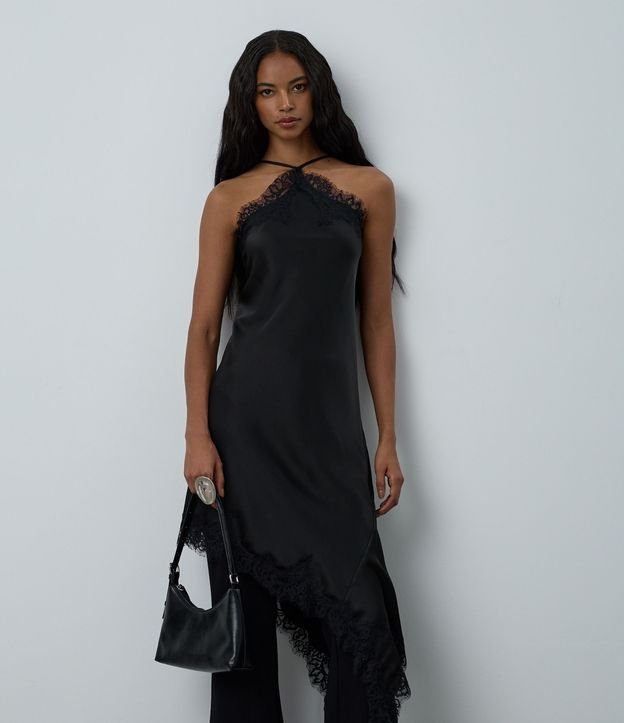 Vestido en Satén con Escote Halter y Bajo Assimétrica 5