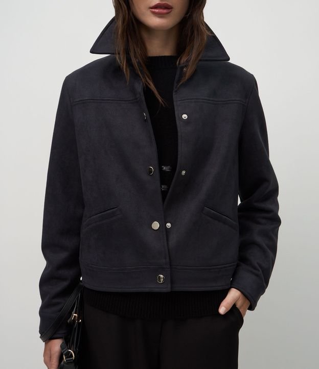 Chaqueta Femenina en Suede con Botones Metálicos 4