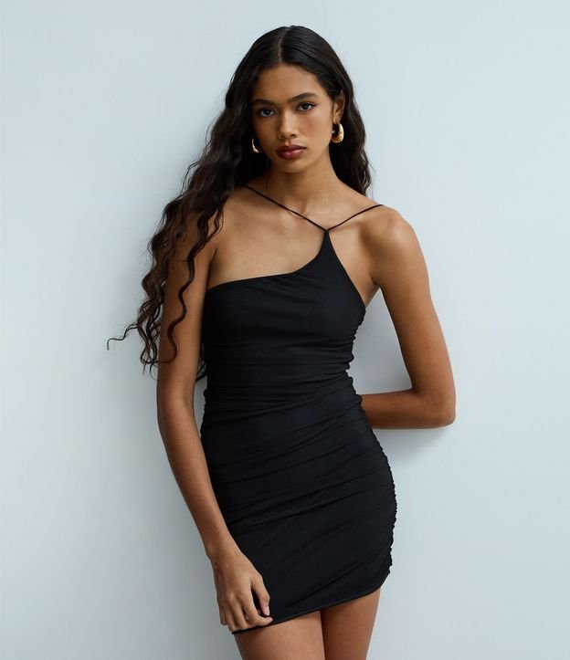 Vestido Corto Drapeado en Malla con Hombro Único 2