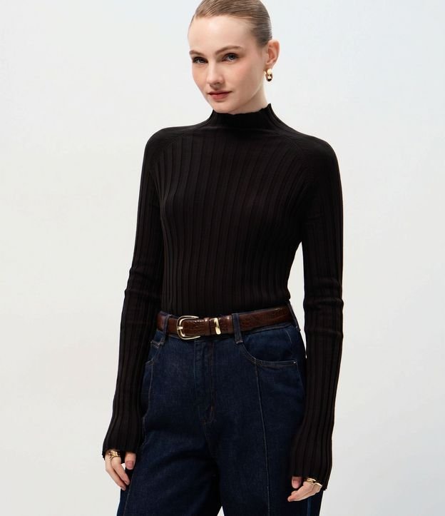 Blusa en Punto con Cuello Alto y Manga Larga 4