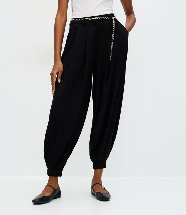 Pantalón Aladim Sastre con Pliegues y Cinturón de Cadena 3