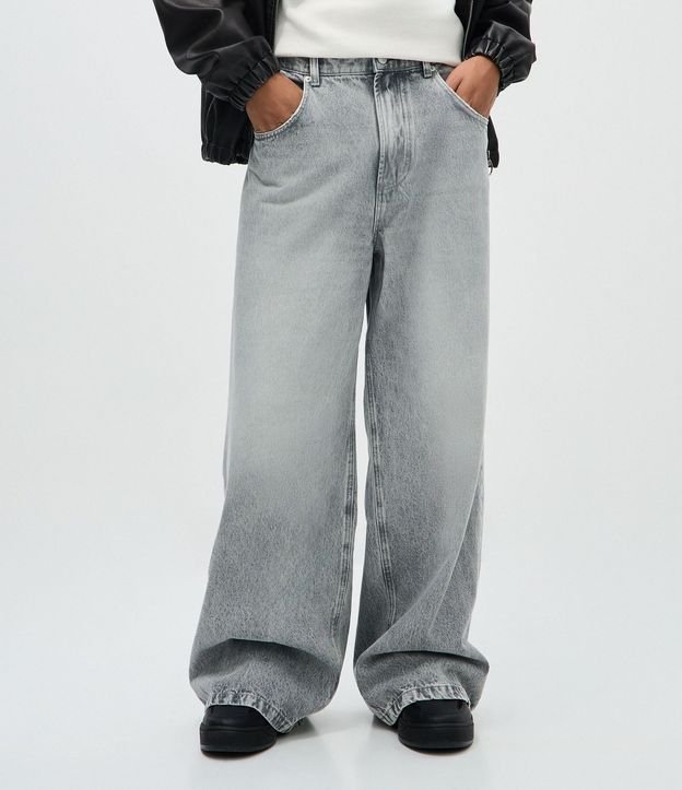 Pantalón Mega Baggy en Jeans con Bordado Localizado 4