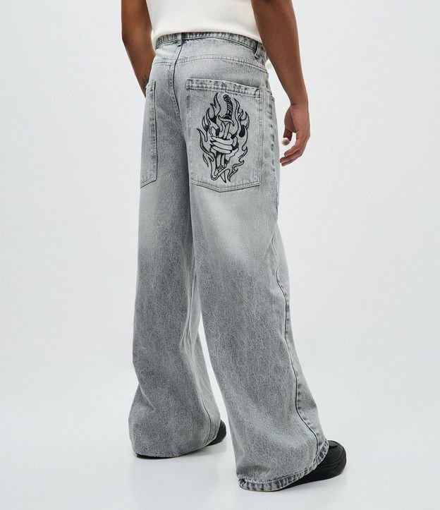 Pantalón Mega Baggy en Jeans con Bordado Localizado 5