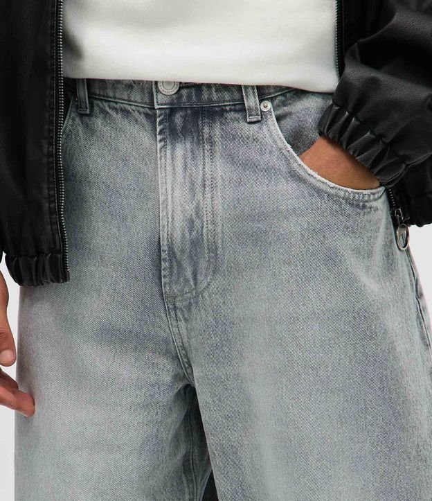 Pantalón Mega Baggy en Jeans con Bordado Localizado 6