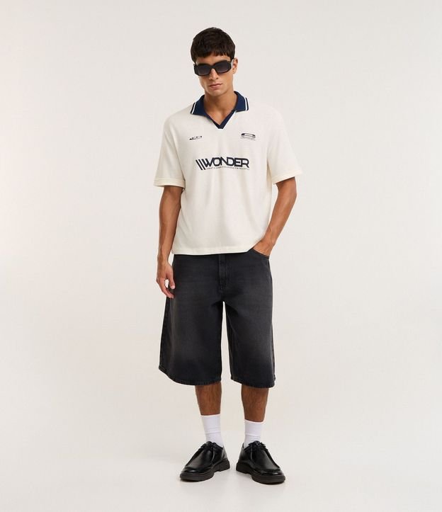 Remera Boxy Deportiva en Algodón con Cuello Polo Contrastante y Estampa Wonder 2