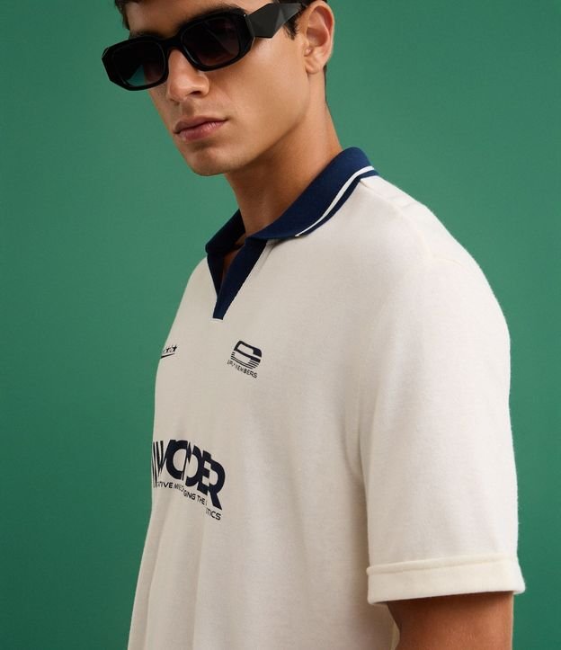 Remera Boxy Deportiva en Algodón con Cuello Polo Contrastante y Estampa Wonder 3