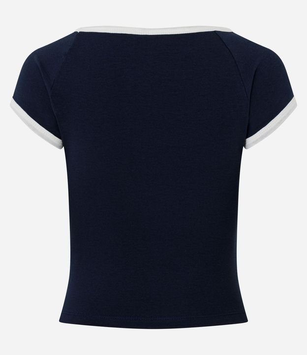 Blusa con Detalles Contrastantes y Estampa Numeral 6