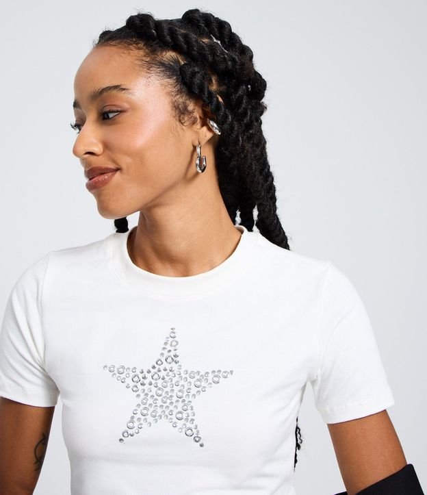 Remera en Algodón con Aplicación de Ojales