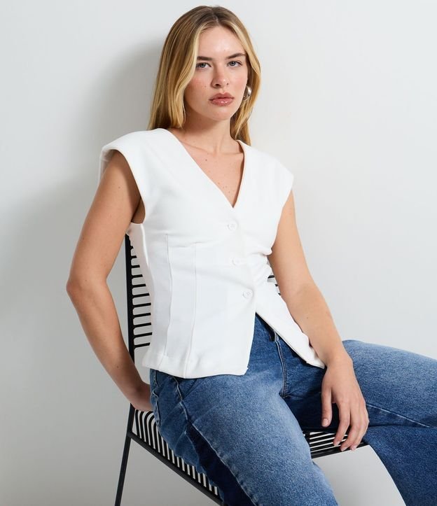 Blusa en Punto Roma con Escote en V y Cierre por Botones 4