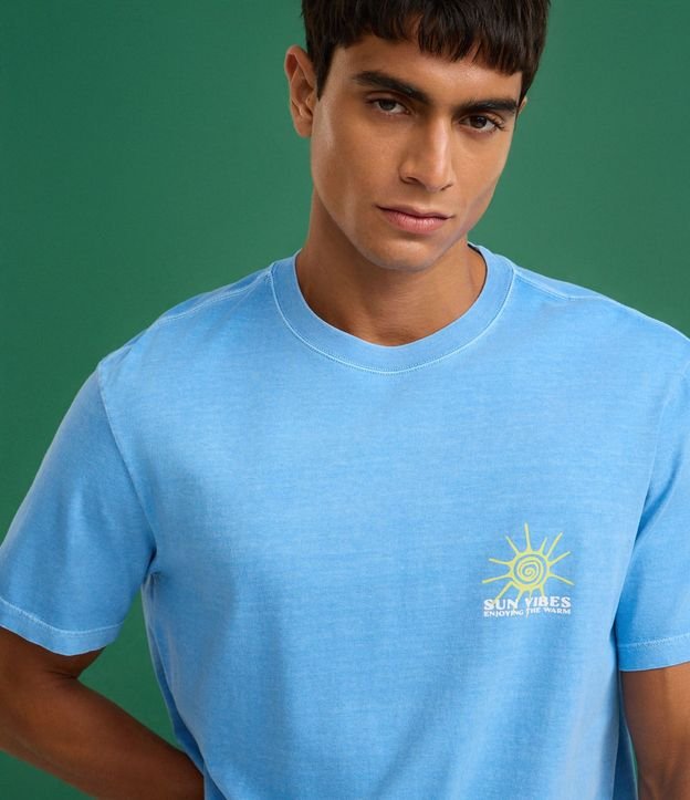 Remera Comfort en Algodón Desteñido con Estampa Sun Vibes 4
