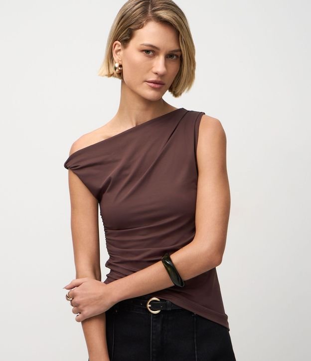 Blusa en Microfibra con Escote Hombro Único y Fruncidos 2