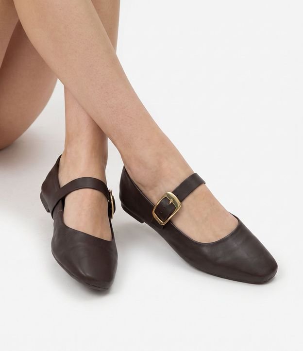 Zapatilla de Cuero con Hebilla Quadrada