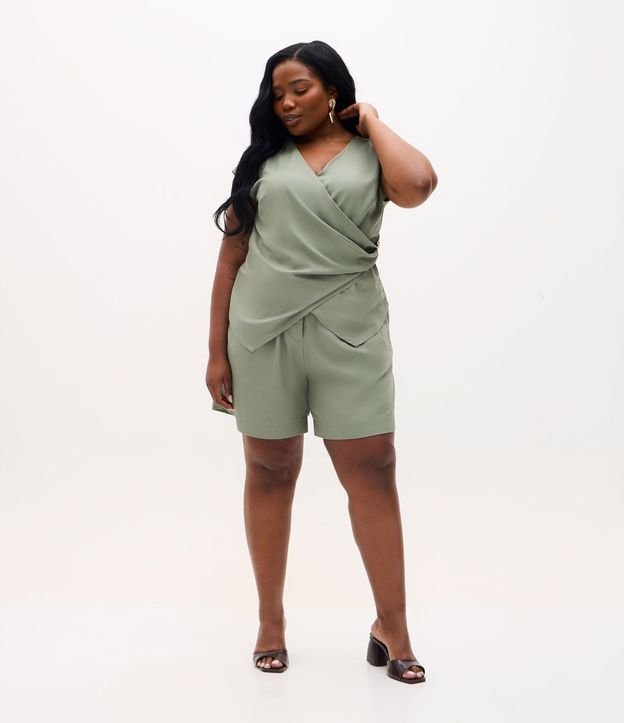 Bermuda Corta en Viscolino con Pliegues Curve & Plus Size