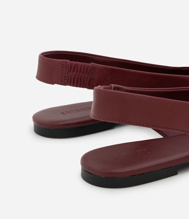 Zapatilla Slingback de Punta Fina en Cuero 6