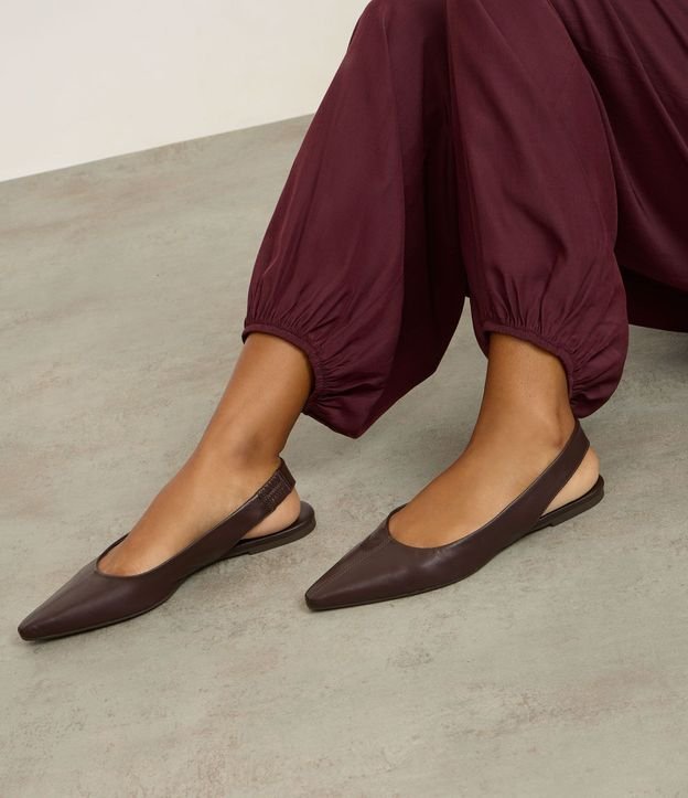Zapatilla Slingback de Punta Fina en Cuero 6