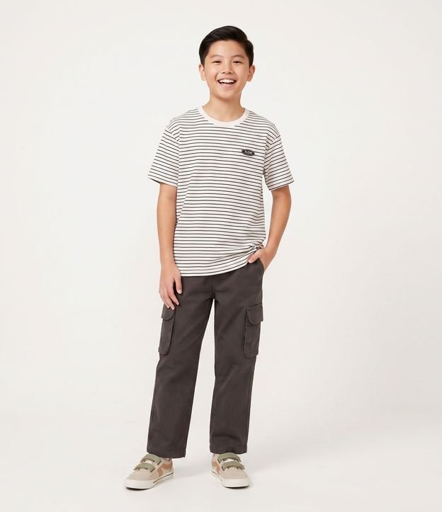 Pantalón Infantil Baggy en Sarga con Bolsillos Cargo - Talle 5 a 14 años