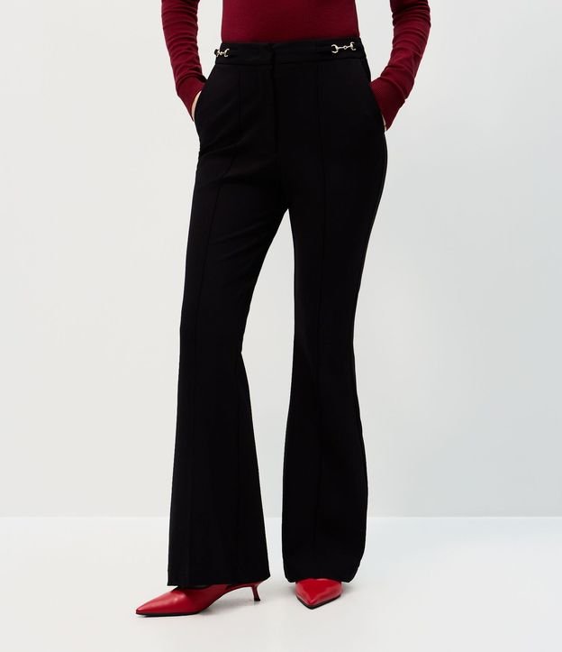 Pantalón Flare con Adorno Metálico en la Cintura 3