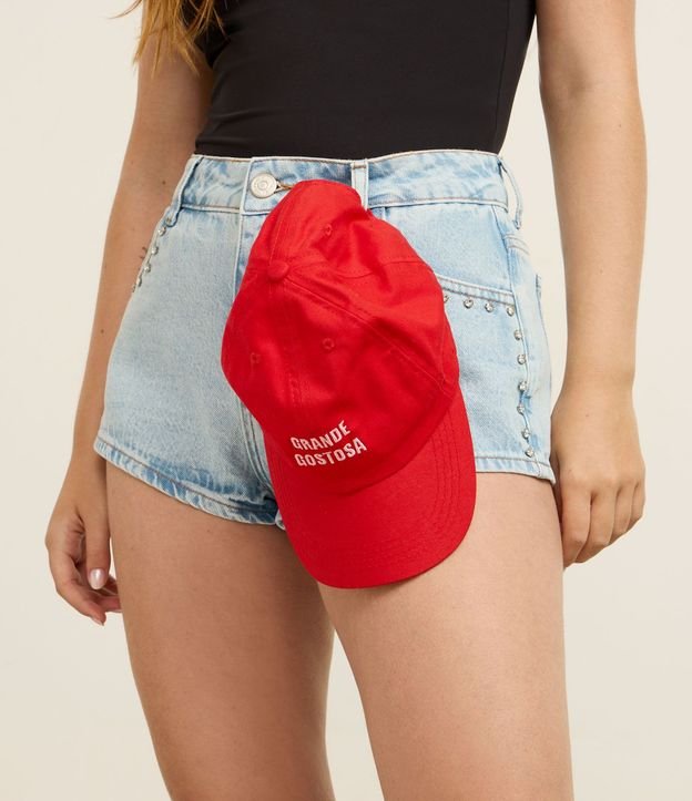 Gorra Aba Curva en Sarga con Bordado Grande Gostosa 9