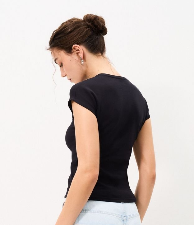 Blusa Básica en Rib con Hombro Caído 3
