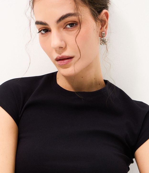Blusa Básica en Rib con Hombro Caído 4