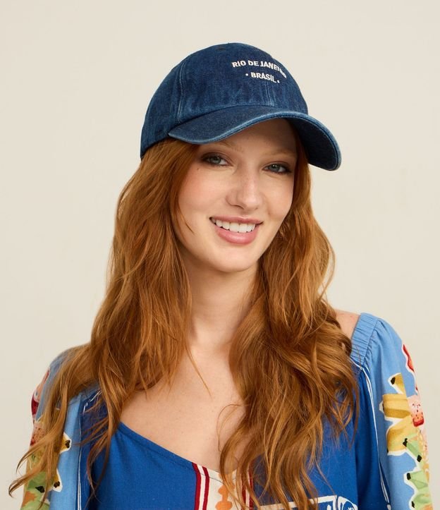 Gorra en Sarga con Aba Curva y Bordado Rio de Janeiro Brasil