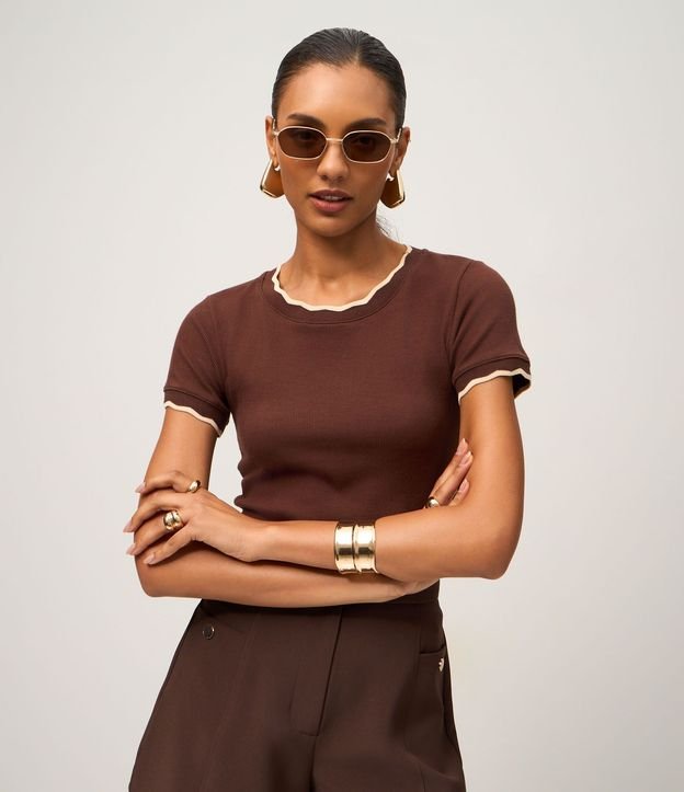 Blusa en Algodón con Detalle Ondulado Contrastante