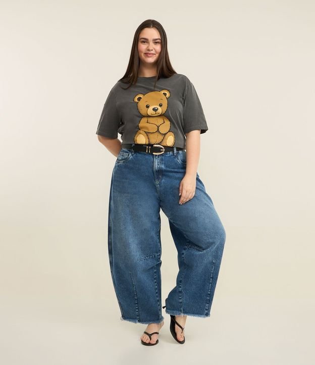 Pantalón de Jean Barrel con Terminación Deshilachada Curve & Plus Size