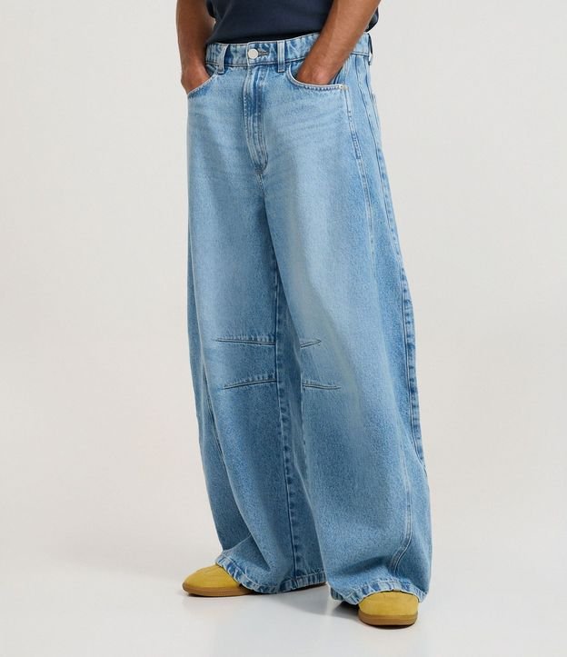 Pantalón Barrel en Jeans con Recortes y Pences 2