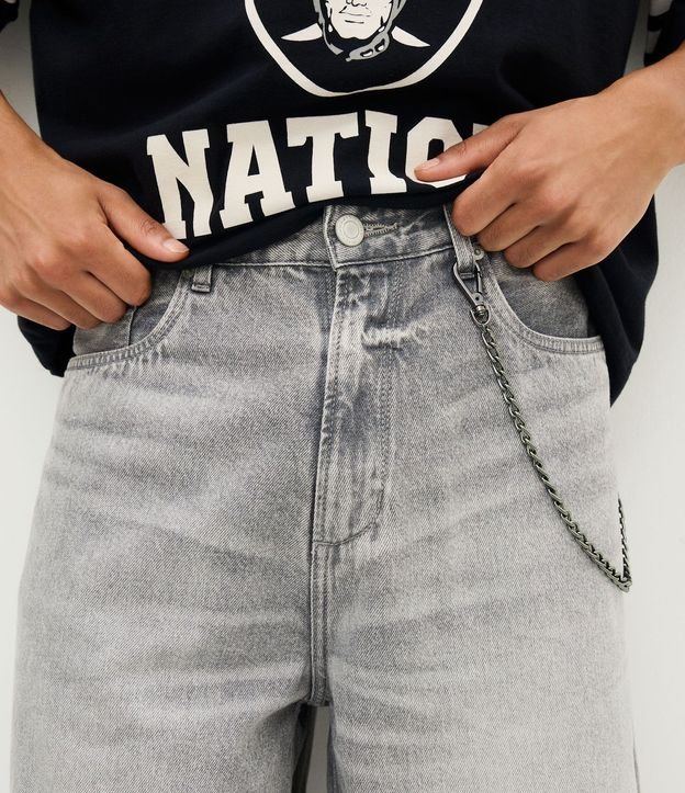 Bermuda Baggy en Jeans con Detalles de Costura 4