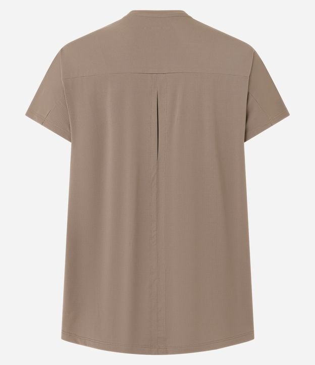 Remera Regular con Abertura en la Espalda 3