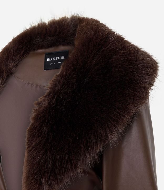 Blazer Alargado en PU con Cinturón Cinta y Detalles en Pelo 6