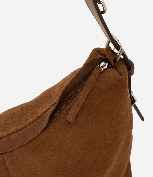Bolsa Hobo en Cuero con Hebillas Metalizadas 6