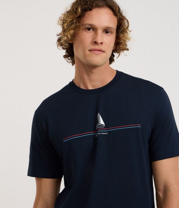 Remera Manga Corta con Estampado de Barco y Lettering 4